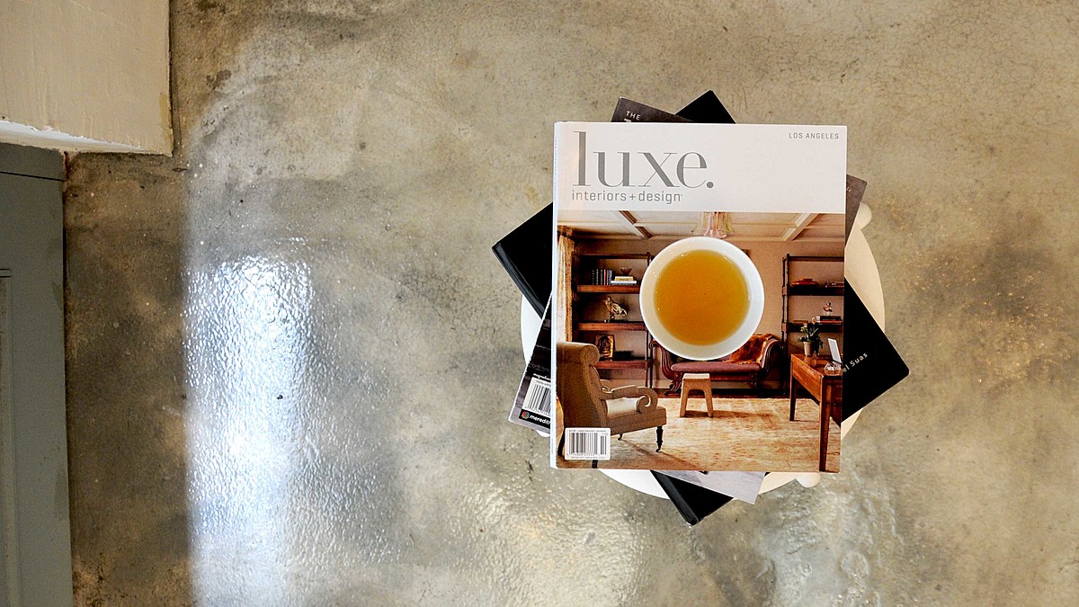 茶代表著不同的文化，也連接著每個人心中的那塊記憶。  我們相信，成就一杯好茶除了氣候、工藝和沖泡技術外，還有溫度。家人共享的溫馨，抑或是朋友相聚的雀躍，這些溫暖都是影響著茶味的因子，而在這樣的時光裡，透過茶的分享與品飲，來發現生活更多的美好。旅行過程中，我們受到許多所遇的人、經歷的事所感動，因此創立了軒汀。希望保留傳統茶文化的價值，結合現代的方式詮釋與演繹，製作最棒的茶奉上與您共享，並讓茶與生活做更緊密的結合，將泡好茶變得更簡單且有趣。我們從台灣茶開始，用一種精緻、豐富且不可思議的細膩口感和世界分享，讓在不同角落的朋友，每天都能與我們一同享受。